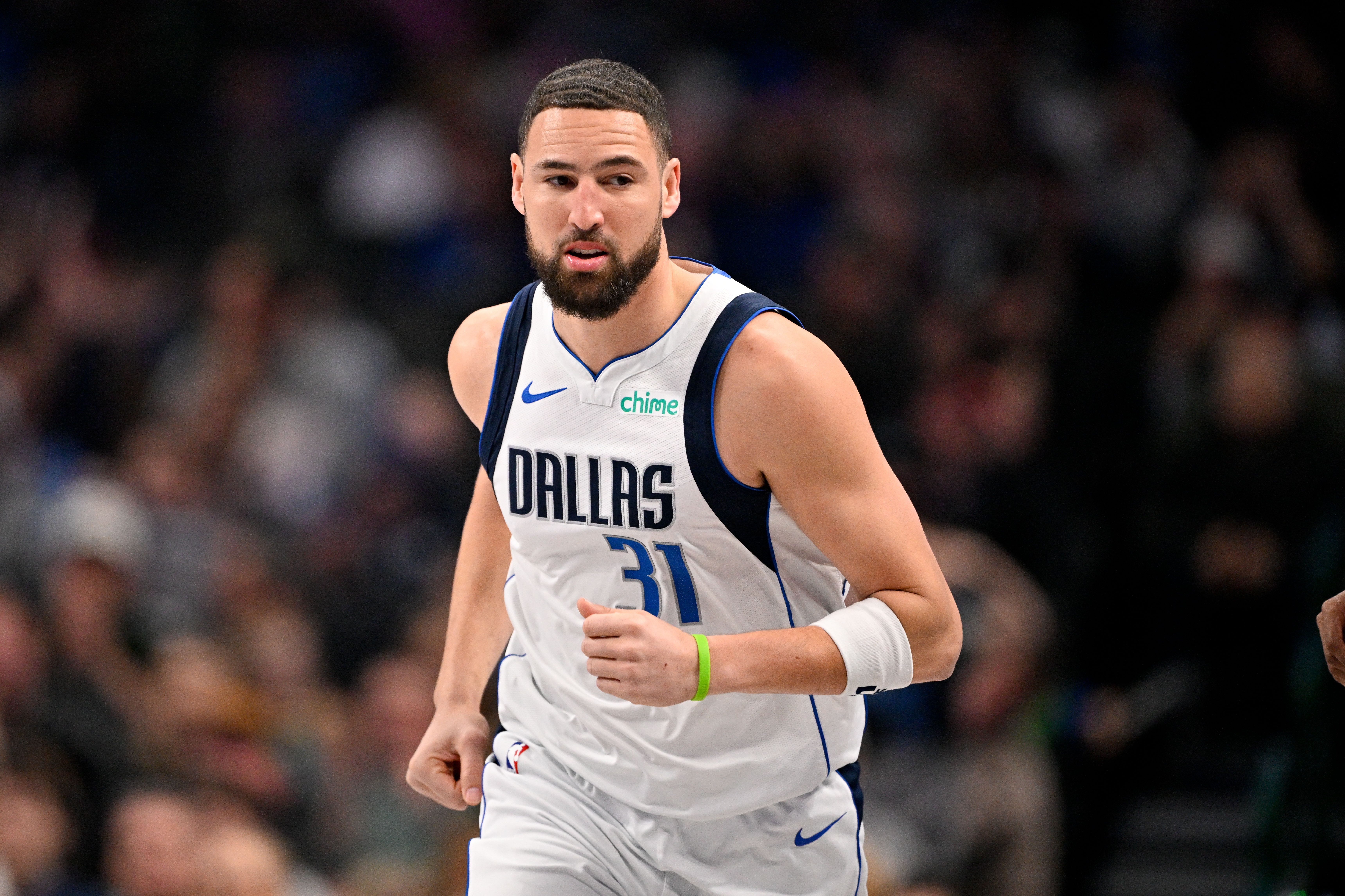 开云线上入口-铁麻了！克莱替补10中2&amp;三分7中1仅拿5分1板2助